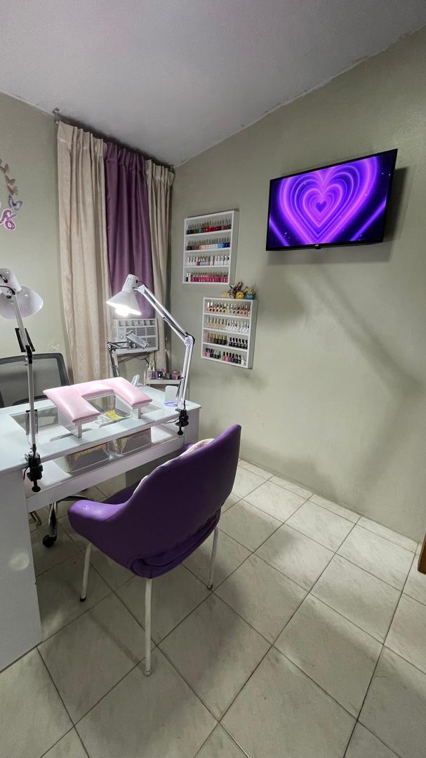 Hoy en día mi estudio me llena tanto, donde puedo consentir a mis clientas y se sientan increíble